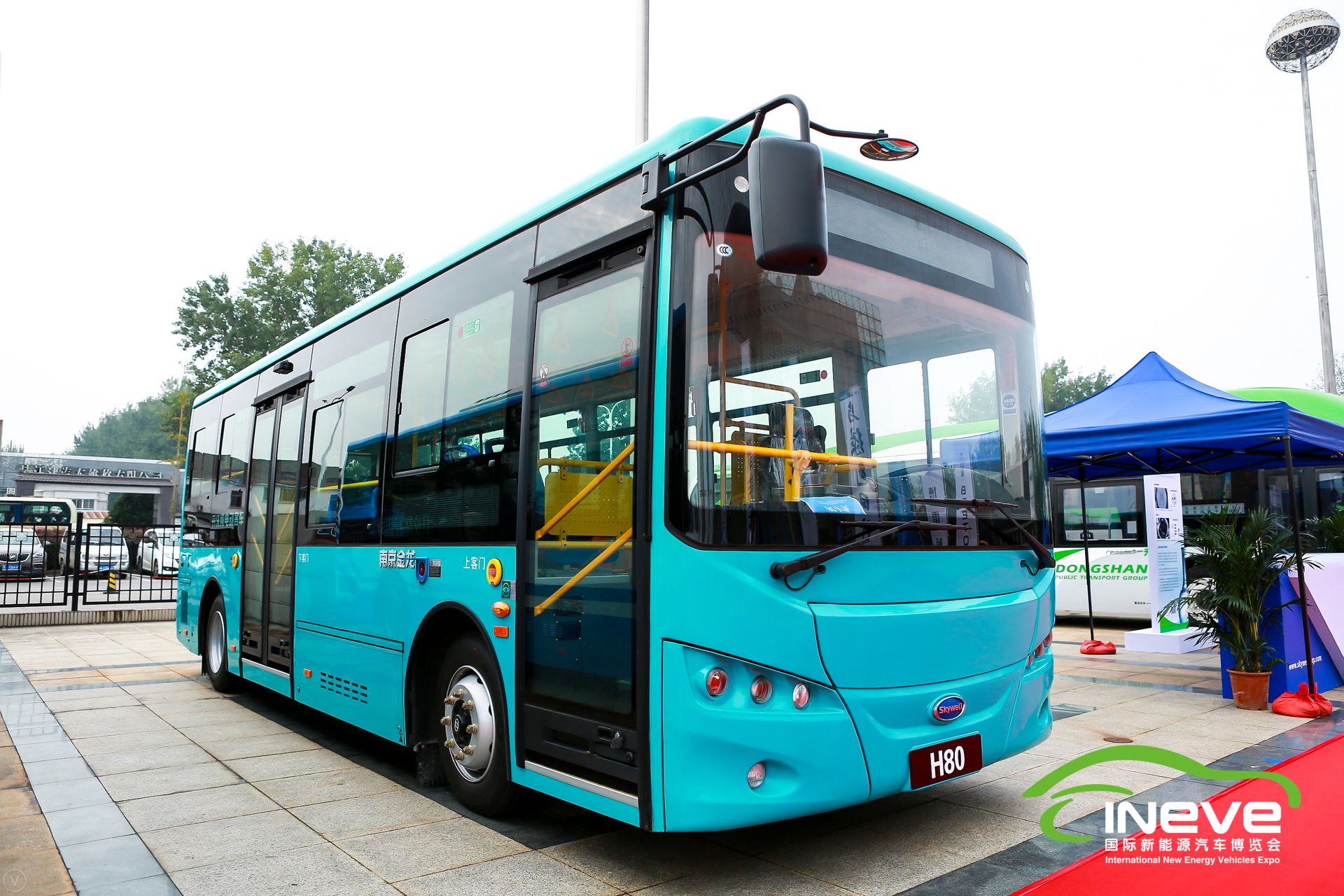 南京金龍亮相2018南京國際新能源汽車博覽會，斬獲殊榮！